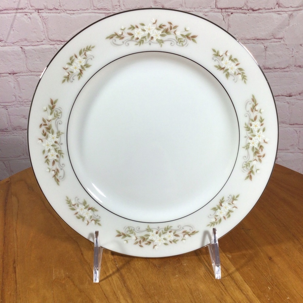 International Silver Company 326 Springtime Salad Plate